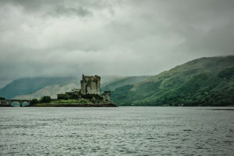 A Tour of the Majestic Castles of Scotland